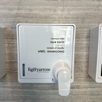 Paradox - Shampoo dispenser - Hotels Near Me - Vancouver, British Columbia