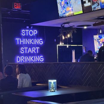 Esco Restaurant & Tapas Memphis - Wall decor - Lounges Near Me - Memphis, Tennessee