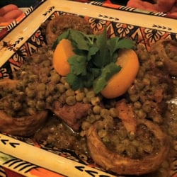 Klein Marrakesch - Aus dem Tajine - Lammschulter an Gartenerbsen