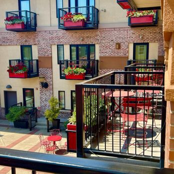 Inn at the 5th Eugene - Cute view from our room. - Hotels Near Me - Eugene, Oregon