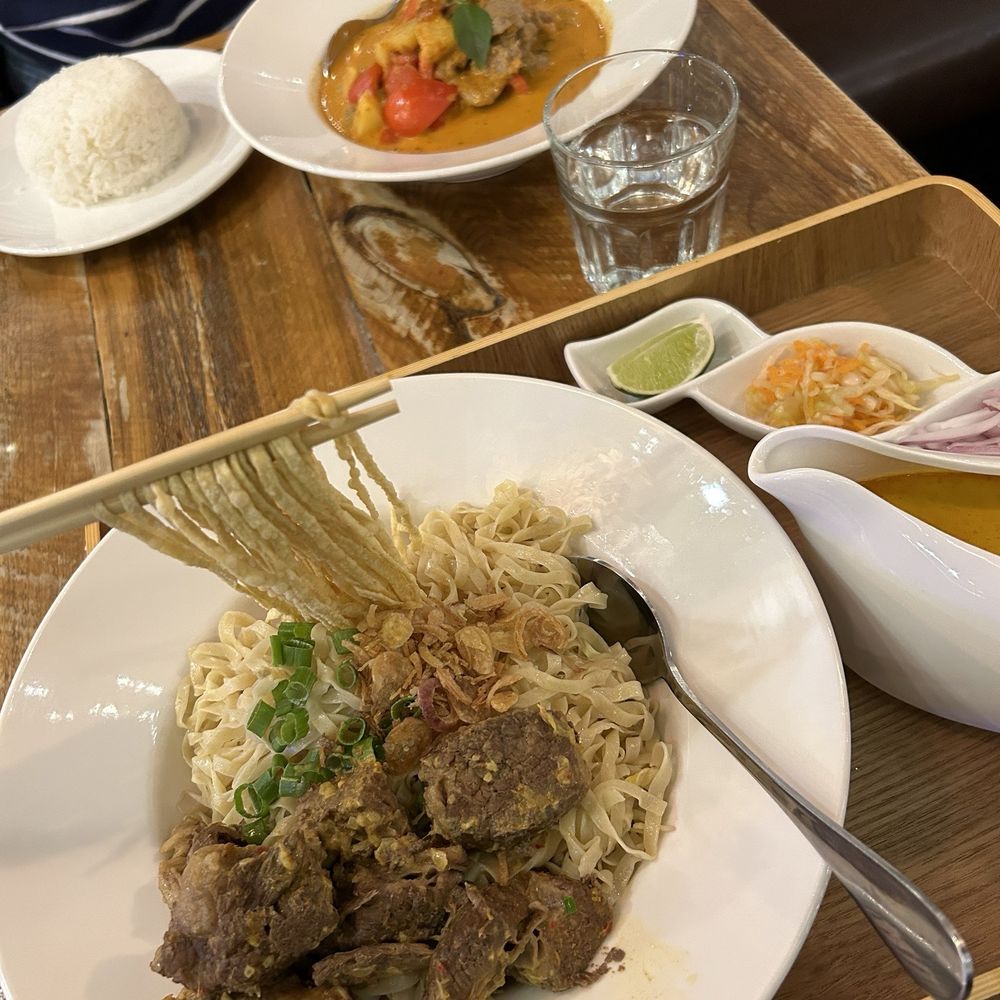 Khao soi & red curry