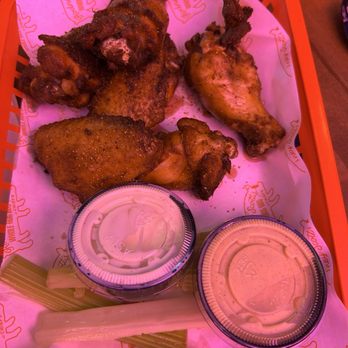 Chief's on Broadway - Chicken Wings for lunch - Venues & Event Spaces Near Me - Nashville, Tennessee Chief's on Broadway - Chicken Wings for lunch - Venues & Event Spaces Near Me - Nashville, Tennessee