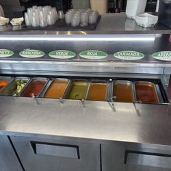 Los Balito's Taco Shop - Salsa bar