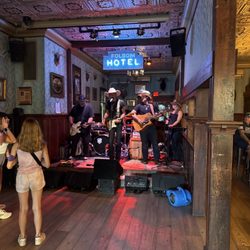 Folsom Hotel - Tony G Rippin!