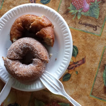 Boa Vista Orchards - Apple donut...glazed and powdered - Fruits & Veggies Near Me - Placerville, California Boa Vista Orchards - Apple donut...glazed and powdered - Fruits & Veggies Near Me - Placerville, California