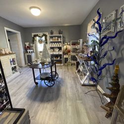Darly's Boutique And Much More