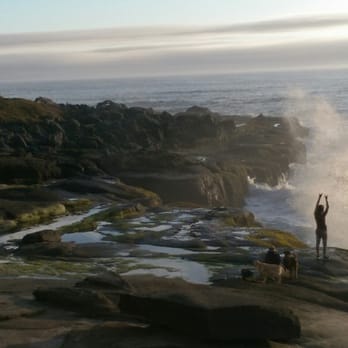 Fireside Motel - Fireside Motel. Waves crashing on the rocky shore. Beautiful view. - Hotels Near Me - Yachats, Oregon Fireside Motel - Fireside Motel. Waves crashing on the rocky shore. Beautiful view. - Hotels Near Me - Yachats, Oregon