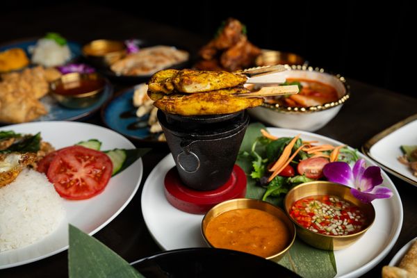 Som Dee Thai Kitchen & Bar by null