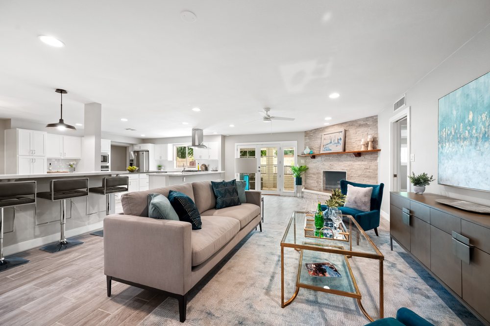 AZCO PROPERTIES Updated October 2024 4012 E Thistle Landing Dr