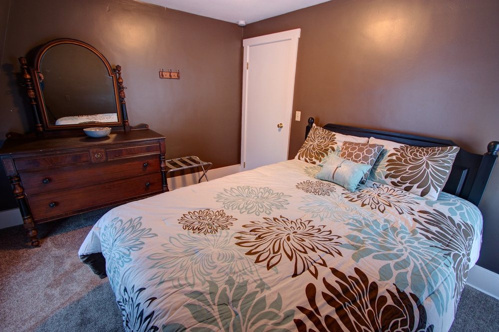 YOUGH RIVERHOUSE Updated June 2024 19 Photos 881 River Rd