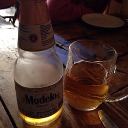 Modelo served in style Modelo served in style