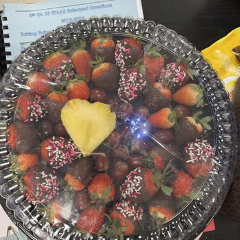 Edible Arrangements - a plate of chocolate covered strawberries - Gift Shops Near Me - Weslaco, Texas Edible Arrangements - a plate of chocolate covered strawberries - Gift Shops Near Me - Weslaco, Texas