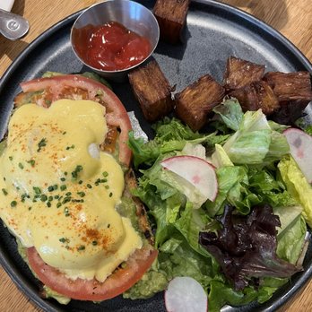 Earls Kitchen + Bar - Avocado Benedict - New American Near Me - McLean, Virginia Earls Kitchen + Bar - Avocado Benedict - New American Near Me - McLean, Virginia