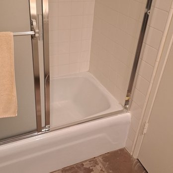 Surf City Tile - Old tub and floor - General Contractors Near Me - Huntington Beach, California