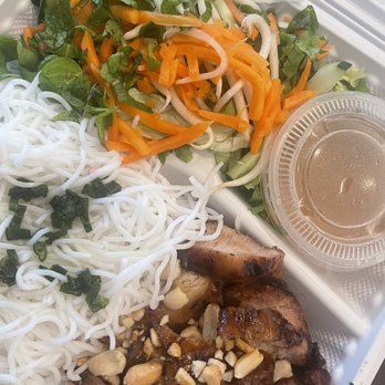 Banh Mi and Rolls Factory - Vermicelli grilled chicken salad to go - Vietnamese Near Me - Martinez, California