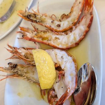 Cervejaria Ramiro - Tiger prawns grilled on bed of salt - Seafood Near Me - Lisbon, 11 Cervejaria Ramiro - Tiger prawns grilled on bed of salt - Seafood Near Me - Lisbon, 11