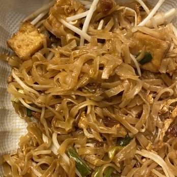 Basilic Essentially Thai - Traditional Pad Thai - Thai Near Me - Seattle, Washington Basilic Essentially Thai - Traditional Pad Thai - Thai Near Me - Seattle, Washington