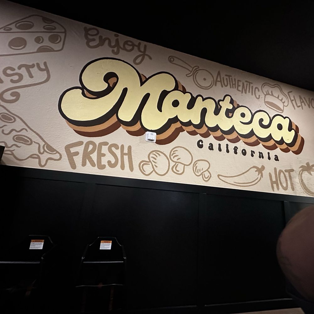 Retro Pie - Nice decor, definitely retro. - Pizza Near Me - Manteca, California Retro Pie - Nice decor, definitely retro. - Pizza Near Me - Manteca, California