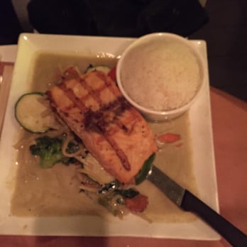 Joya - Salmon over green curry with rice - Thai Near Me - Brooklyn, New York Joya - Salmon over green curry with rice - Thai Near Me - Brooklyn, New York