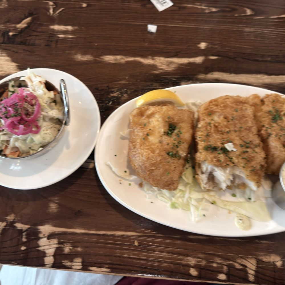 Ala carte 3 Cod fillets and a side of Coleslaw. Ala carte 3 Cod fillets and a side of Coleslaw.
