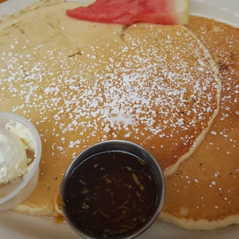 Fig Tree Cafe - Pancakes with the delicious lemon zest syrup - Breakfast & Brunch Near Me - San Diego, California