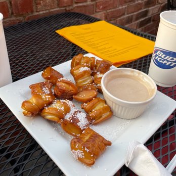 Baers City Winery - Pretzel bites and wine cheese - Wine Bars Near Me - New Albany, Indiana