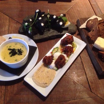 Eichardt's - We ordered the Eichardt's legendary seafood chowder, Harissa marinated lamb and Calamari plus the local cheese. - Bars Near Me - Queenstown, OTA