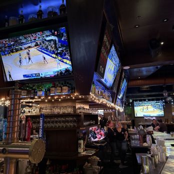 Batch - Ladies night Friday here is the no brainer in Brickell to go - American Near Me - Miami, Florida