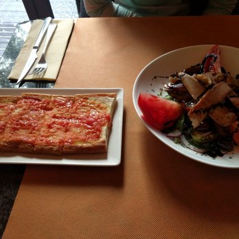 El Tastet de l’Artur - Chicken salad and bread - Spanish Near Me - Barcelona, B El Tastet de l’Artur - Chicken salad and bread - Spanish Near Me - Barcelona, B