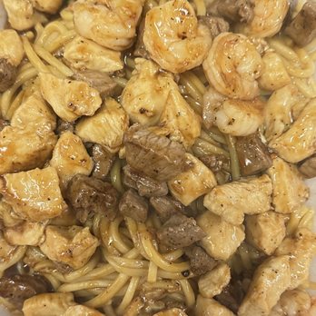 Kobe Japan Express - Combination hibachi Lo Mein - Japanese Near Me - Memphis, Tennessee Kobe Japan Express - Combination hibachi Lo Mein - Japanese Near Me - Memphis, Tennessee