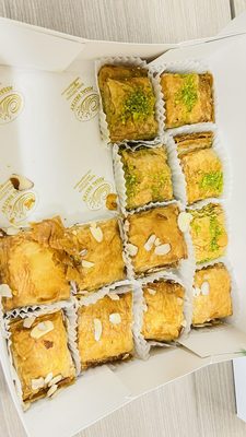 Assal Pastry by null