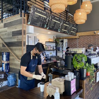 Coffeeholic House - Coffee & Tea Near Me - Seattle, Washington