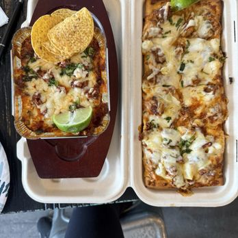 Amigo Sole - Chorizo chili fundido and Al Pastor pizza. Muy delicioso!! - Mexican Near Me - Saint Louis, Missouri Amigo Sole - Chorizo chili fundido and Al Pastor pizza. Muy delicioso!! - Mexican Near Me - Saint Louis, Missouri