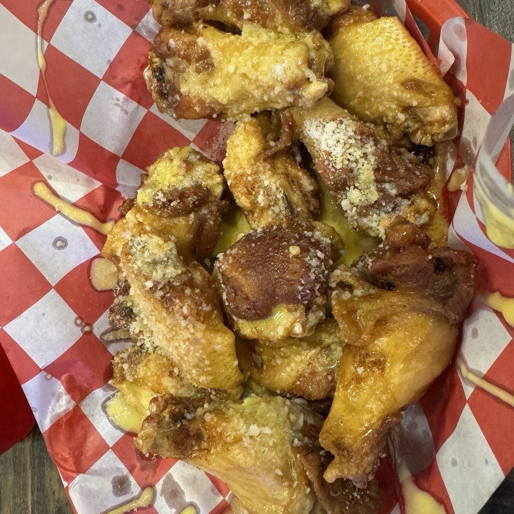 Florence Beer Market - Garlic parm wings - Beer Gardens Near Me - Florence, Texas Florence Beer Market - Garlic parm wings - Beer Gardens Near Me - Florence, Texas