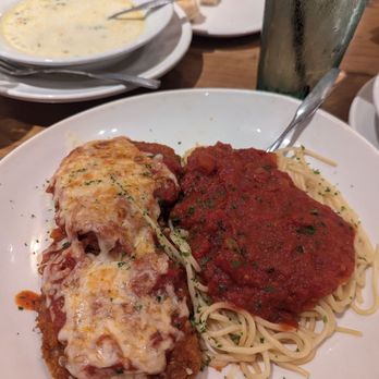 Olive Garden Italian Restaurant - Chicken Parmigiana - Italian Near Me - Arlington, Texas Olive Garden Italian Restaurant - Chicken Parmigiana - Italian Near Me - Arlington, Texas