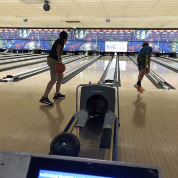 Royal Pin Western - Bowling Near Me - Indianapolis, Indiana