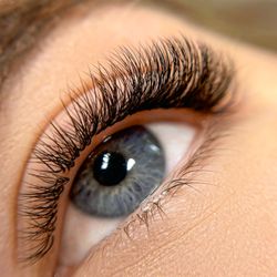 Lash Mama Studio - Classic Lash Extensions