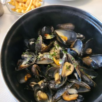 Bistro des Champs - Mussels and frites - Bistros Near Me - Paris, 01