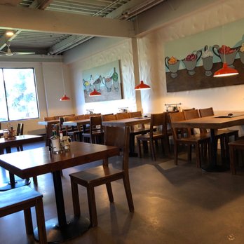 Slappy Cakes - Dining area - Breakfast & Brunch Near Me - Lahaina, Hawaii