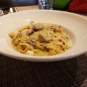 Capra's Kitchen - Pizza Near Me - Mississauga, Ontario