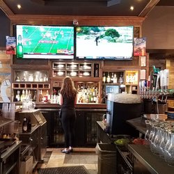Kelseys Original Roadhouse - Bar area
