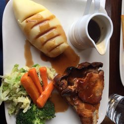 The Talbot - Pie of the day and mash