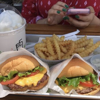 Shake Shack Glendale - Shackburgers, crinkle-cut fries, and a strawberry shake - Burgers Near Me - Glendale, California Shake Shack Glendale - Shackburgers, crinkle-cut fries, and a strawberry shake - Burgers Near Me - Glendale, California