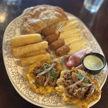 Habana Con B - Appetizer platter - Desserts Near Me - Miami, Florida Habana Con B - Appetizer platter - Desserts Near Me - Miami, Florida
