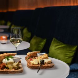 Dr. Phillips Center - Food & Beverage options at Judson's Live - Intimate listening room at Dr. Phillips Center