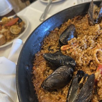 Barcelona Inman Park - Paella de mariscos (seafood paella) - Spanish Near Me - Atlanta, Georgia