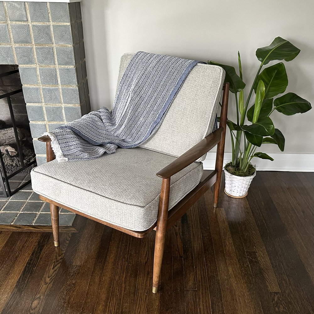 Sofa Decor - Chair with custom cushions - Furniture Reupholstery Near Me - Los Angeles, California Sofa Decor - Chair with custom cushions - Furniture Reupholstery Near Me - Los Angeles, California