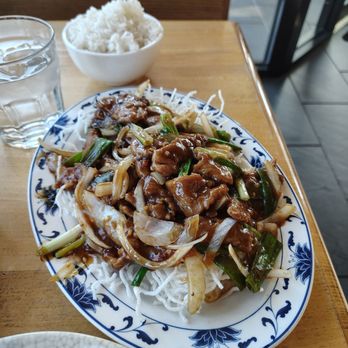 Googoo's Table - Mongolian beef and rice - Asian Fusion Near Me - Chicago, Illinois Googoo's Table - Mongolian beef and rice - Asian Fusion Near Me - Chicago, Illinois