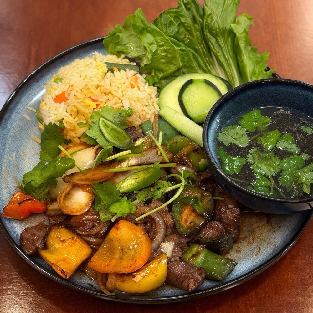 Com bo luc lac (shaking beef) Com bo luc lac (shaking beef)