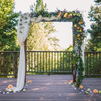 Laughin' Gal Floral - Wedding Planning Near Me Laughin' Gal Floral - Wedding Planning Near Me